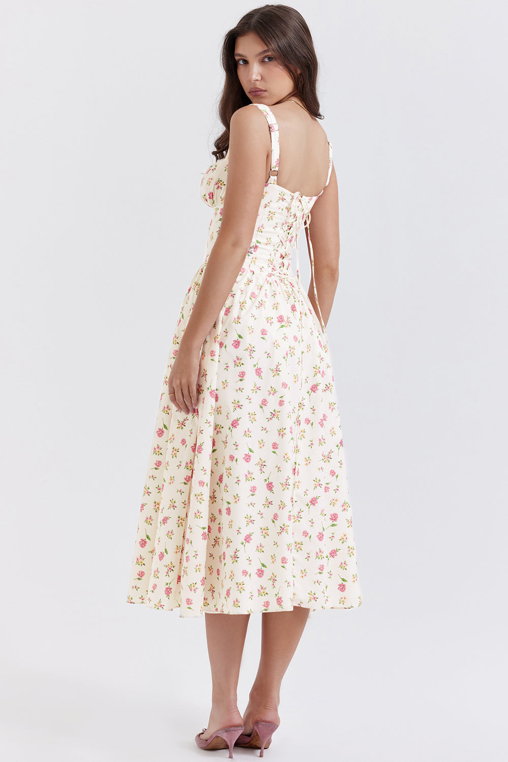 Midi solklänning med blommor