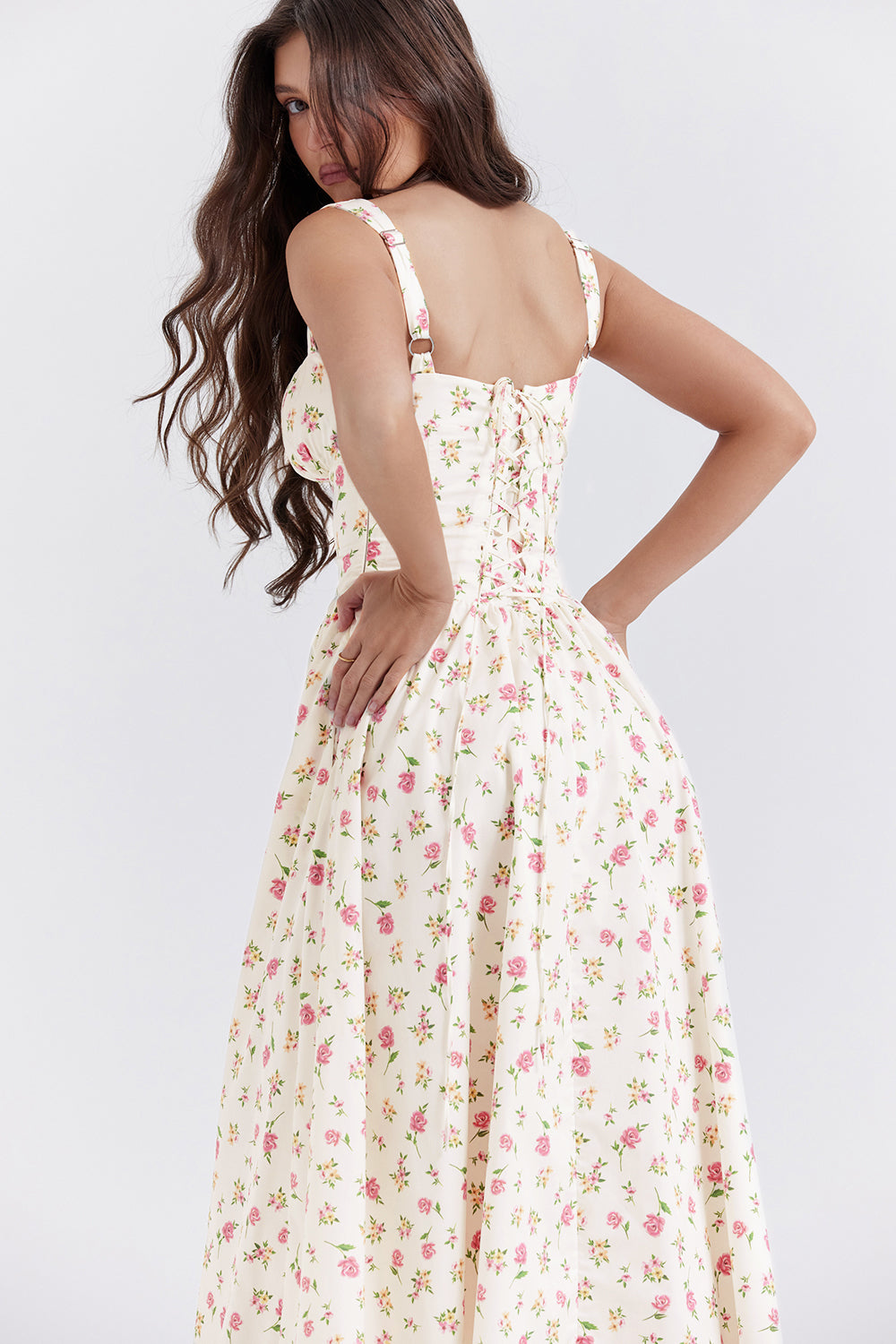Midi solklänning med blommor